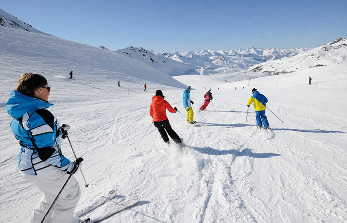 How to Plan a Group Ski Trip