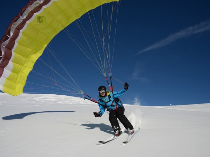 Paragliding in Val d’Isère.
